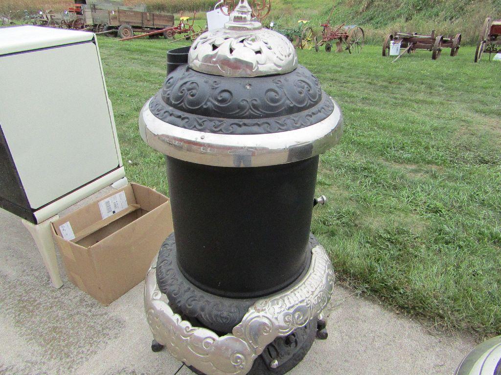 Round Oak ( P.D. Beckwith) Nickel Trimmed Parlor Stove