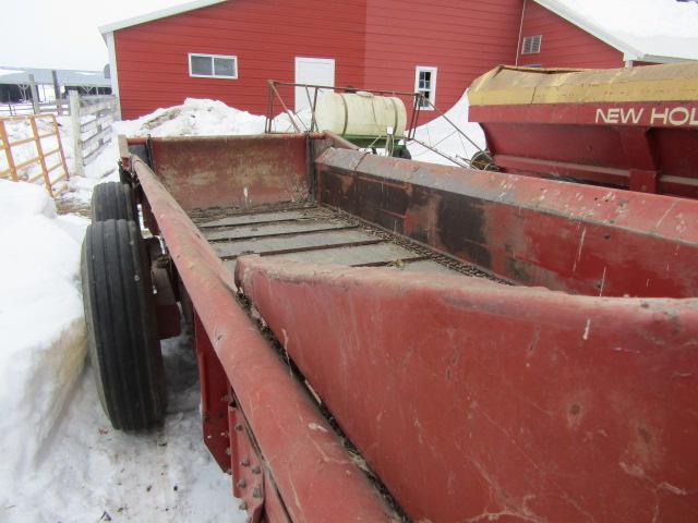 New Holland Model 185 Tandem Axle Manure Spreader, Hydraulic End Gate, POLY