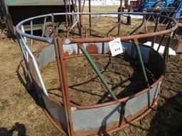 Round Bale Feeder with Hay Saver