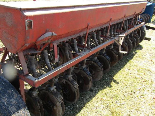 IH 12 FT. Low Rubber End Wheel Grain Drill. Grass Seeder, Hydraulic Lift