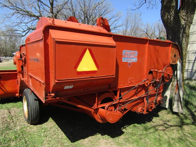 Allis Chalmers Model 90 Pull Type PTO Combine, Use for Clover