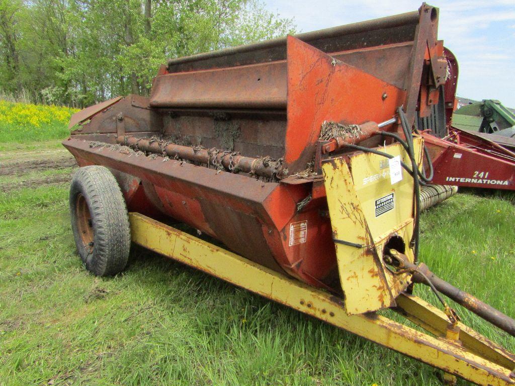 New Holland Tank Style Side Discharge Manure Spreader