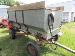 Minnesota Flair Box with Hydraulic Hoist on Four Wheel Wagon, Independent R