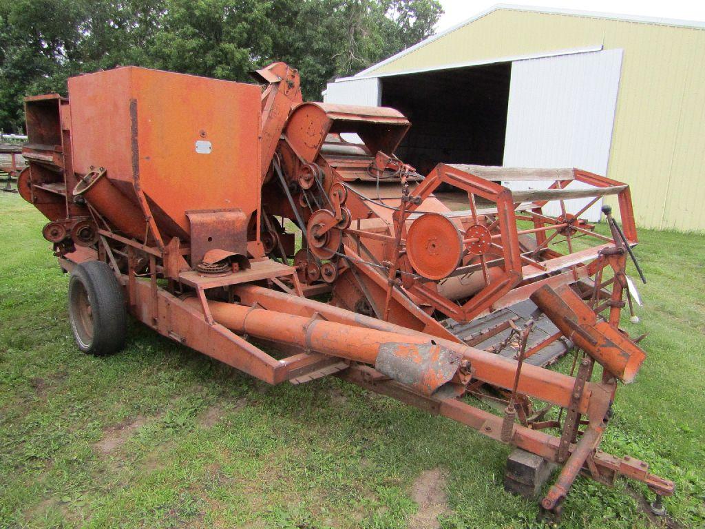 Allis Chalmers PTO Pull Type Combine