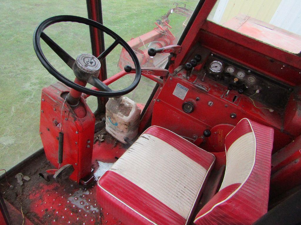 Massey Ferguson Model 750 Diesel Combine, 23.1 X 26 Inch Drivers