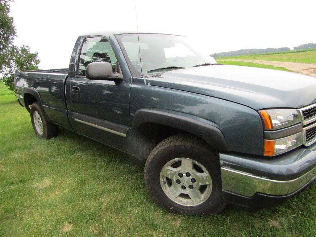 2007 Chevrolet Silverado Z71 4 X 4 Pickup, 5.3 Liter Vortec V8, AT, Regular