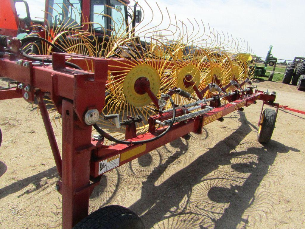 229-291. Hew Holland HS 152 8 Wheel V Rake on Hydraulic Cart, Like New, Ser