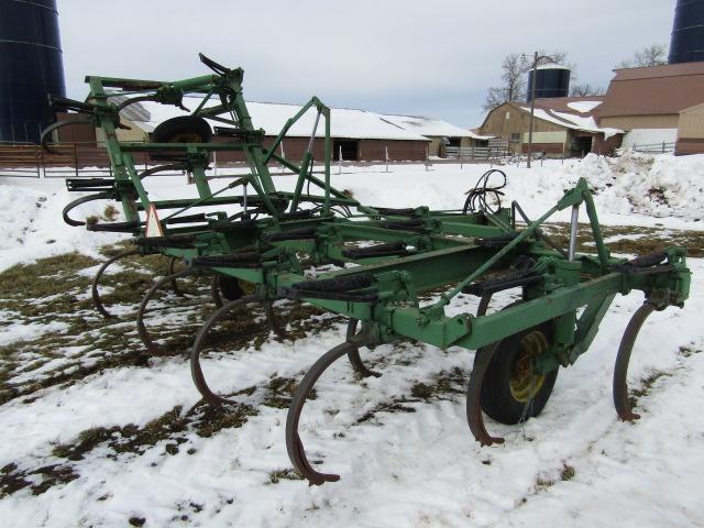 20 FT, Pull Type Chisel Plow, Single Hydraulic Wing