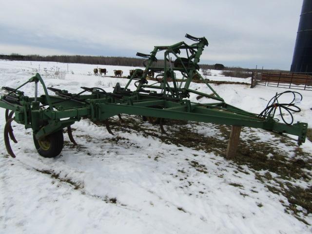 20 FT, Pull Type Chisel Plow, Single Hydraulic Wing