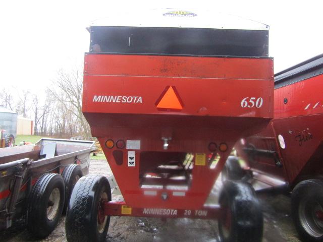 204. Minnesota 650 Gravity Box, Light Kit, Ladder, on MN 20 Ton Four Wheel