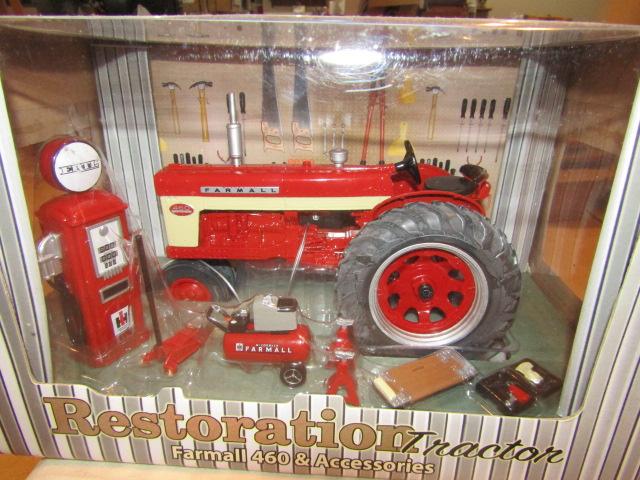 711. Ertl Precision IH 460 Restoration Tractor in Box