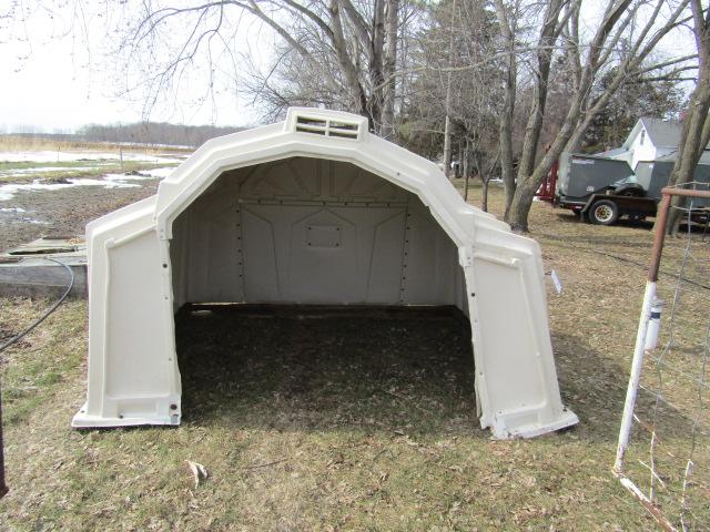 710. Calftel Super Hutch with Side Panels and Shop Built Feed Bunk