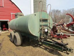 724. Badger 3000 Gallon Tandem Axle Manure Tank