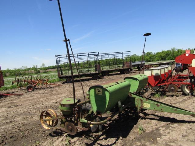 420. John Deere Model 494 Four Row Wide Corn Planter, Dry Fertilizer, Sells