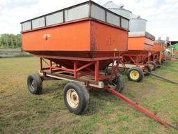 1649. Farm King Gravity Box with Metal Extensions with Good 12 FT. Hydrauli