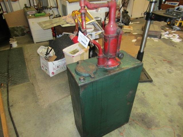 905. Wayne Oil Square Oil Dispenser with Hand Pump, Screen, Nice Cond.