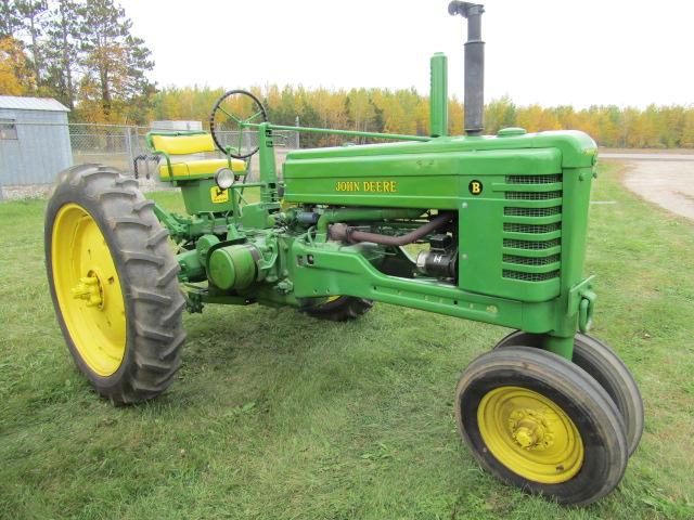 917. 1952 John Deere Model B Tractor, Roll-O-Matic, New 12.4 X 38 Inch Rear