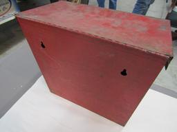 1703. Shell Lubricant Service Box with Cross Reference Auto Maker Files