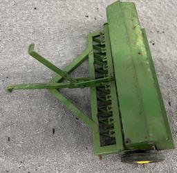 1/16 John Deere grain drill, pressed steal rims, no box