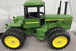 1/16 John Deere 8640 4WD tractor, duals, no box