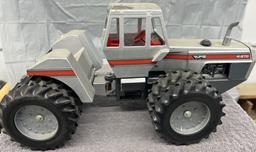 1/16 White 4-270 4WD tractor, duals, no box, tractor could use cleaning