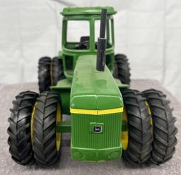 1/16 John Deere 4WD tractor, duals, no box