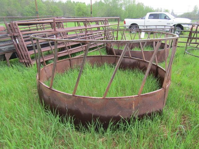 1871. Round Bale Feeder with Hay Saver