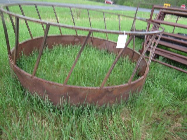 1871. Round Bale Feeder with Hay Saver