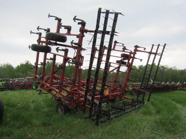 1902. Case IH Model 4300 (35 FT.) Hydraulic Fold Field Cultivator, 3 Bar Ha