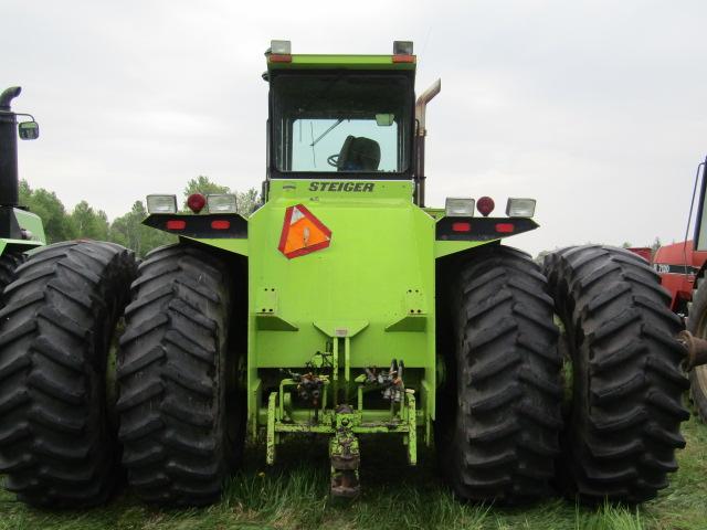 1939. 1979 Steiger Panther P III ST, 310 Four Wheel Drive Tractor, Cummins