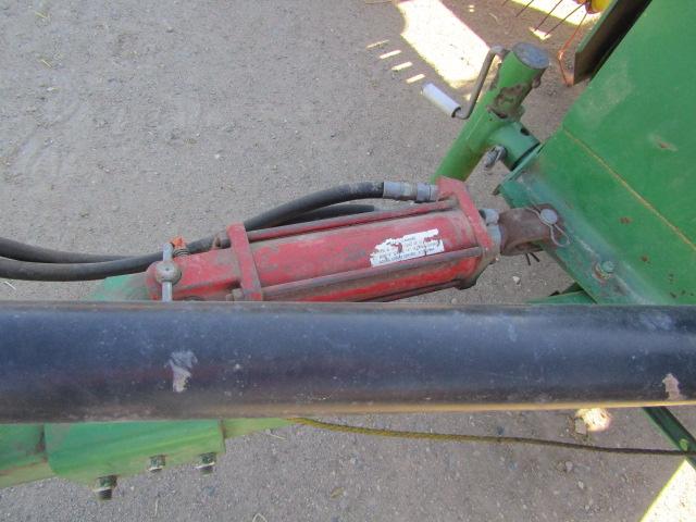 1556. 475-1520 JOHN DEERE MODEL 328 SQUARE BALER, # 40 EJECTOR, HYD. POLE, SN# 8428