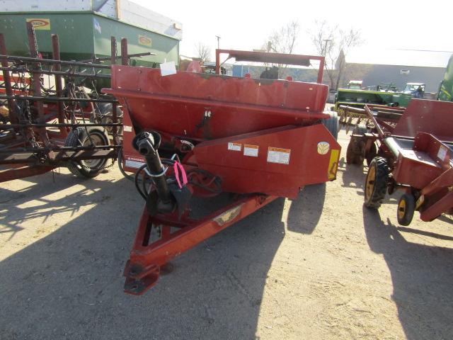 1565. 349-720. NEW HOLLAND MODEL 185 TANDEM AXLE MANURE SPREADER, NEWER BEA