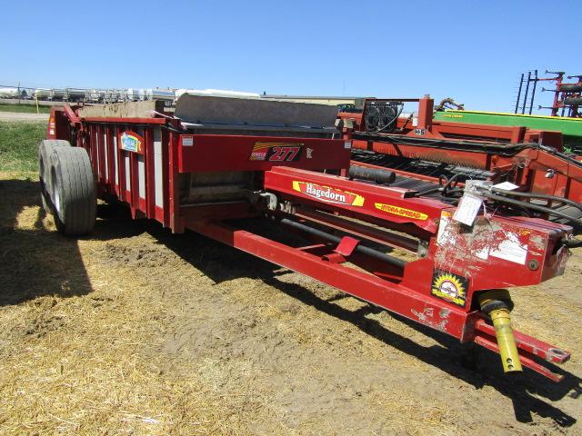 1672. 269-454, HAGEDORN 277 410 BUSHEL HYDRAULIC TANDEM AXLE MANURE SPREADE