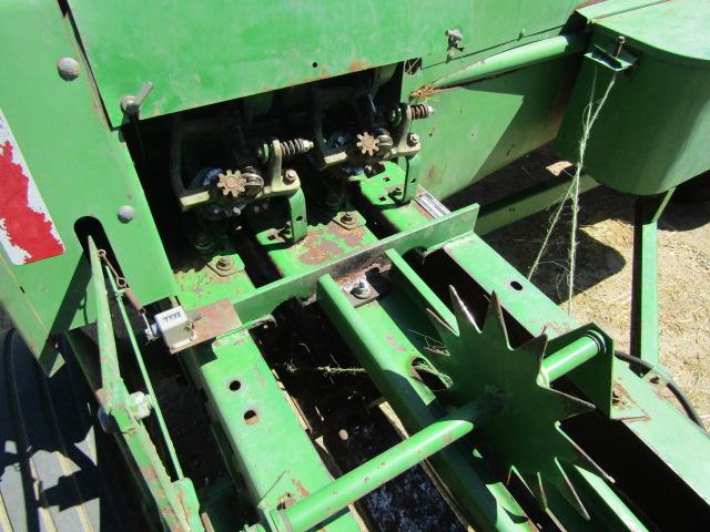 1680. 386-886, JOHN DEERE 337 SQUARE BALER WITH EJECTOR, TAX / SIGN ST3