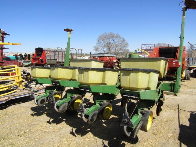 1681. 423-992. JOHN DEERE 7000 4 ROW WIDE CORN PLANTER, DRY FERTILIZER, TAX