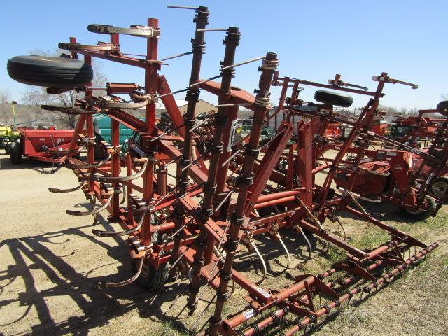 1689. 338-879. WILRICH 24 FT. FIELD CULTIVATOR, 3 BAR HARROW, WALKING TANDE