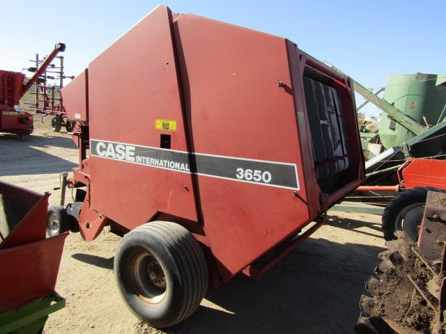 1751. 330-652. CIH 3650 TWNE TIE ROUND BALER, TAX / SIGN ST3