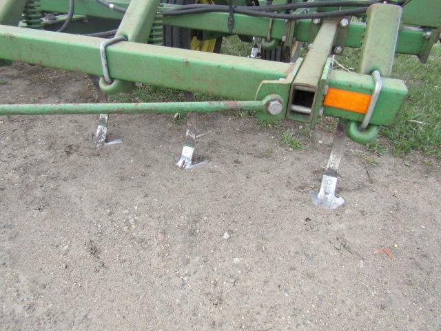 1800. 451-1072, JOHN DEERE 1010 24 FT. FOLDING FIELD CULTIVATOR, WALKING TA