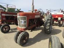 416. 415-1179, IH 450 GAS TRACTOR, NF, 16.9 X 38 TIRES, TA, TAX / SIGN ST3