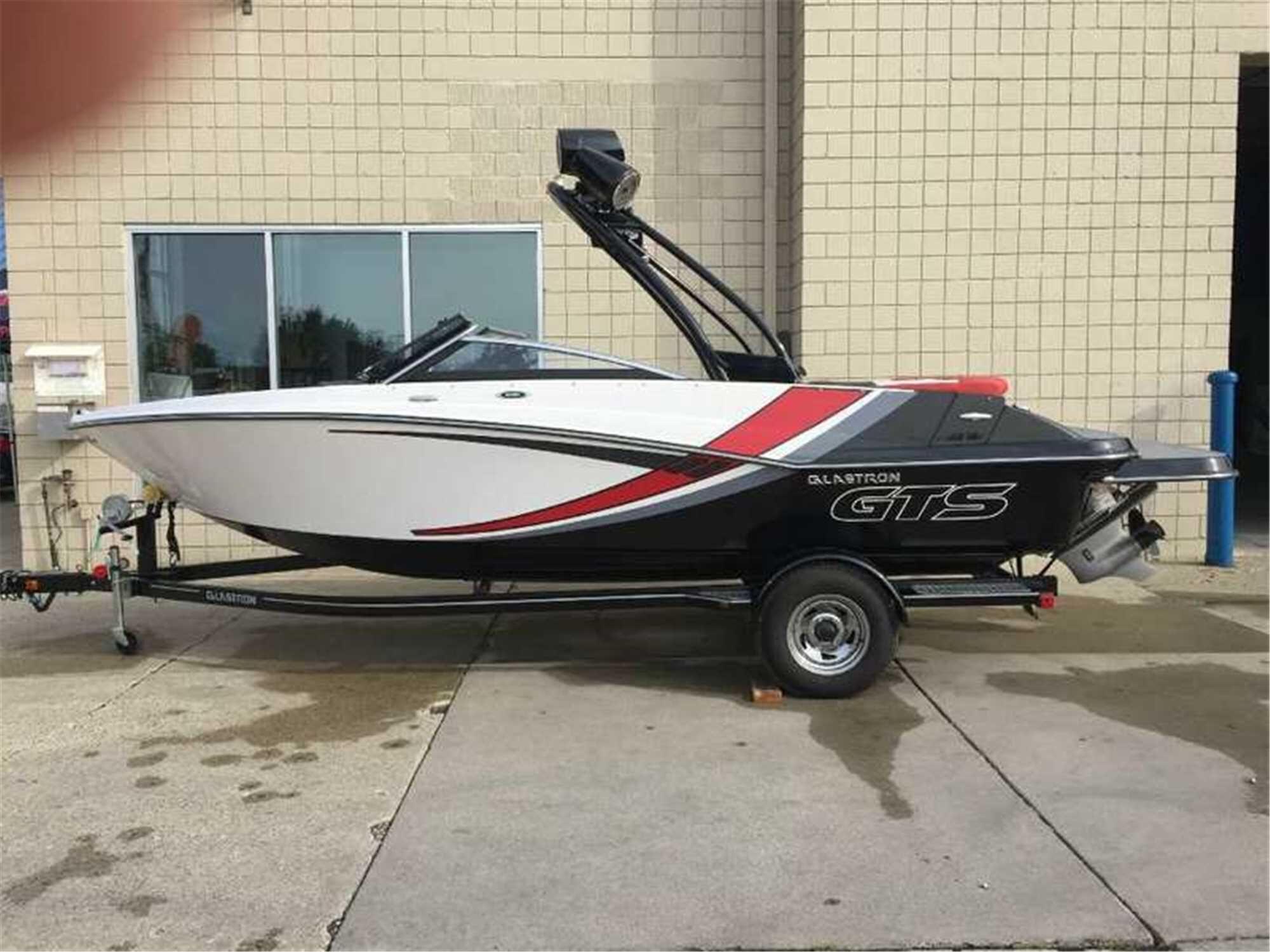 2016 Glastron Model: GTS 205. VIN:PGLHF174L516. This boat is located in Waterford Township, MI.
