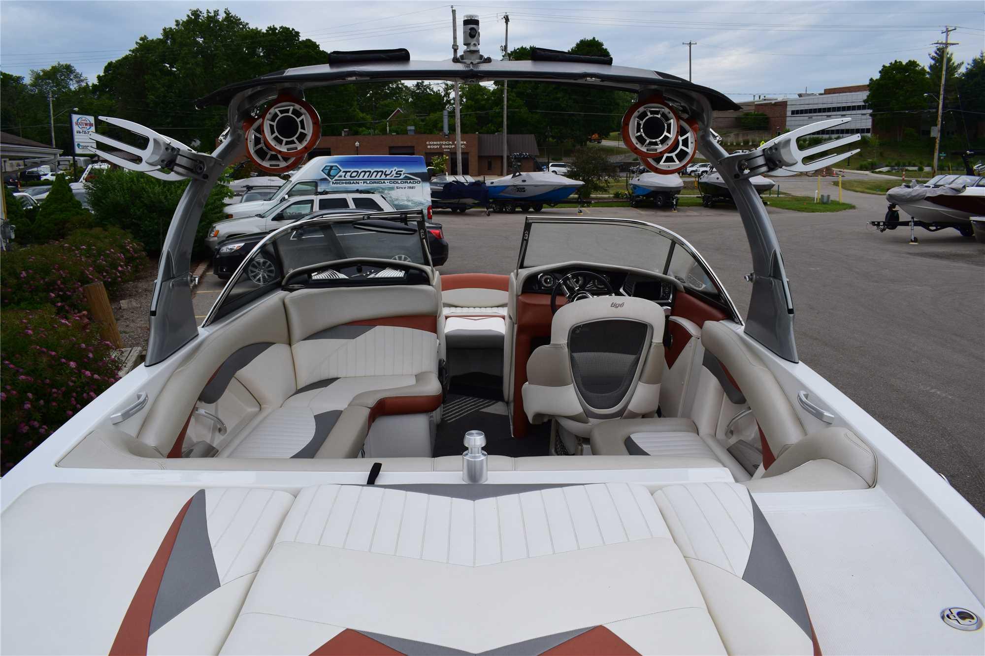 2011 Tige Model: RZ2 Platinum. VIN:TIX0797CK011. Hours: 354. This boat is located in Grand Rapids, M
