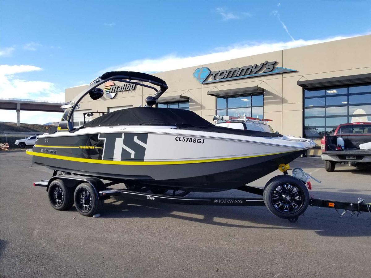 2017 Four Winns TS222. This boat is located in: Golden, CO