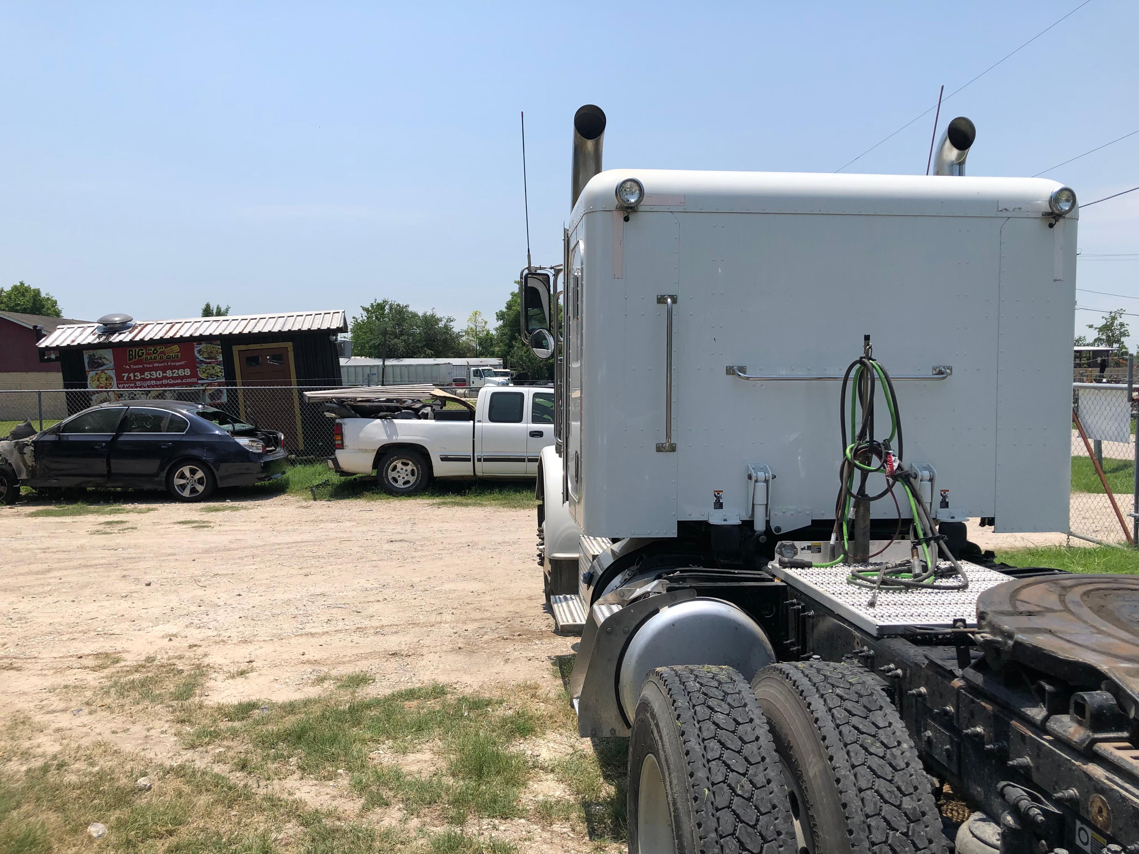 2017 Peterbilt 389 Series. Vin: 1XPXD49X9HD433409. Mileage as of 06/19: 280,693. Sold w/ title.