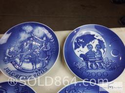 Group of 13 - blue and white collector plates