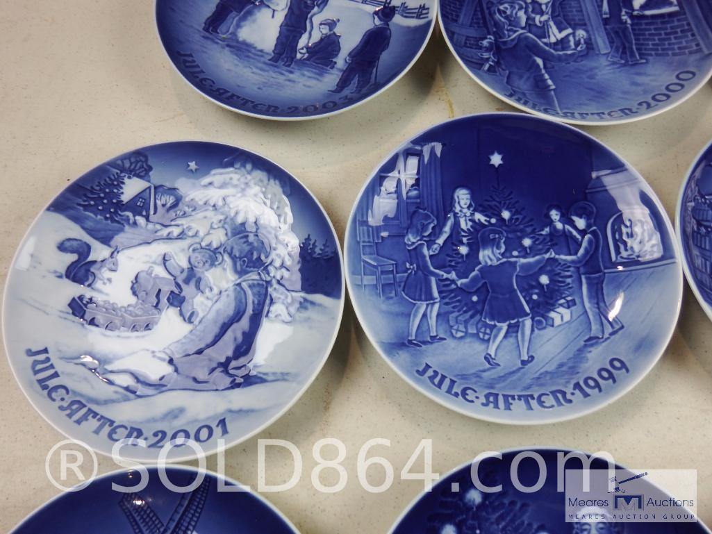 Group of 13 - blue and white collector plates