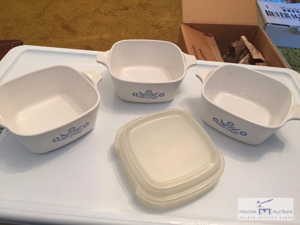 Lot of 3 smaller Corning Ware dishes with lids