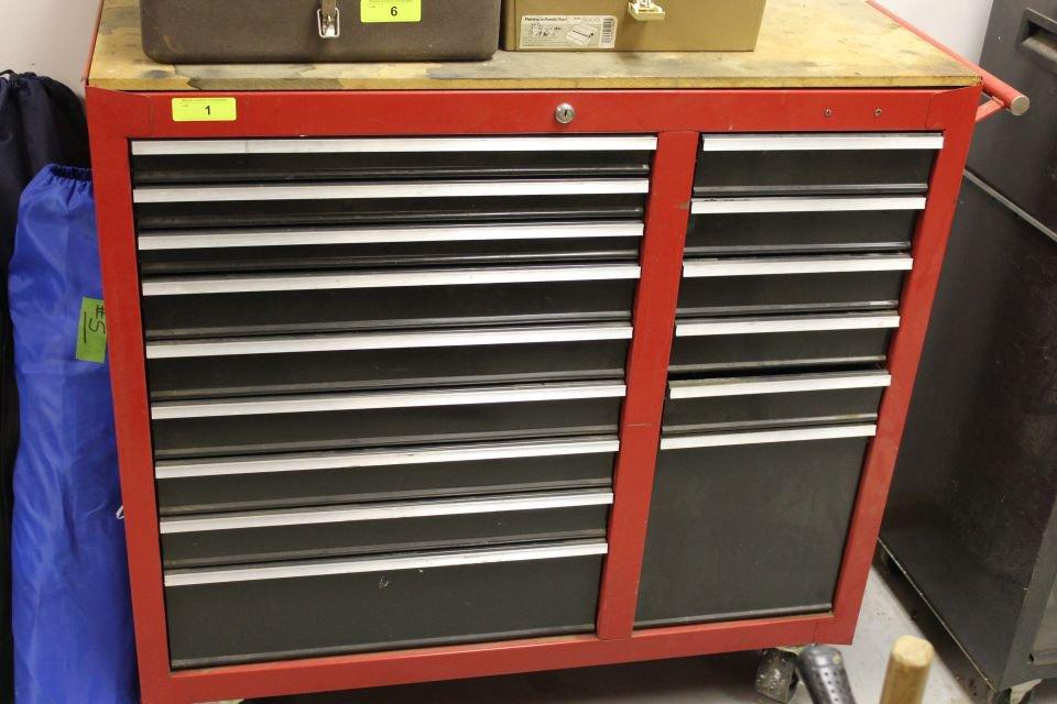 Craftsman Rolling Tool Chest w/15 Drawers.