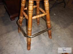 Swivel bar chair