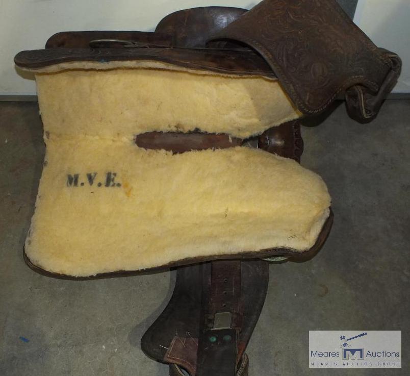 Western Saddle, Leather, Cutting