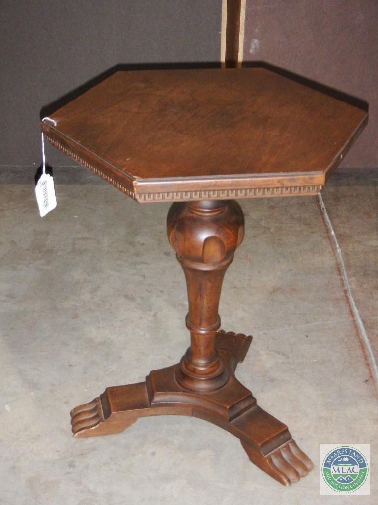 Octagon table